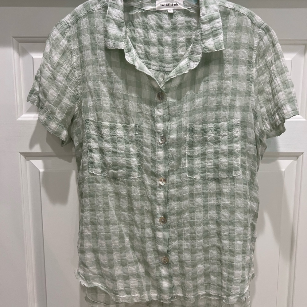 Bella Dahl Green and White Short Sleeve Button Down Shirt
